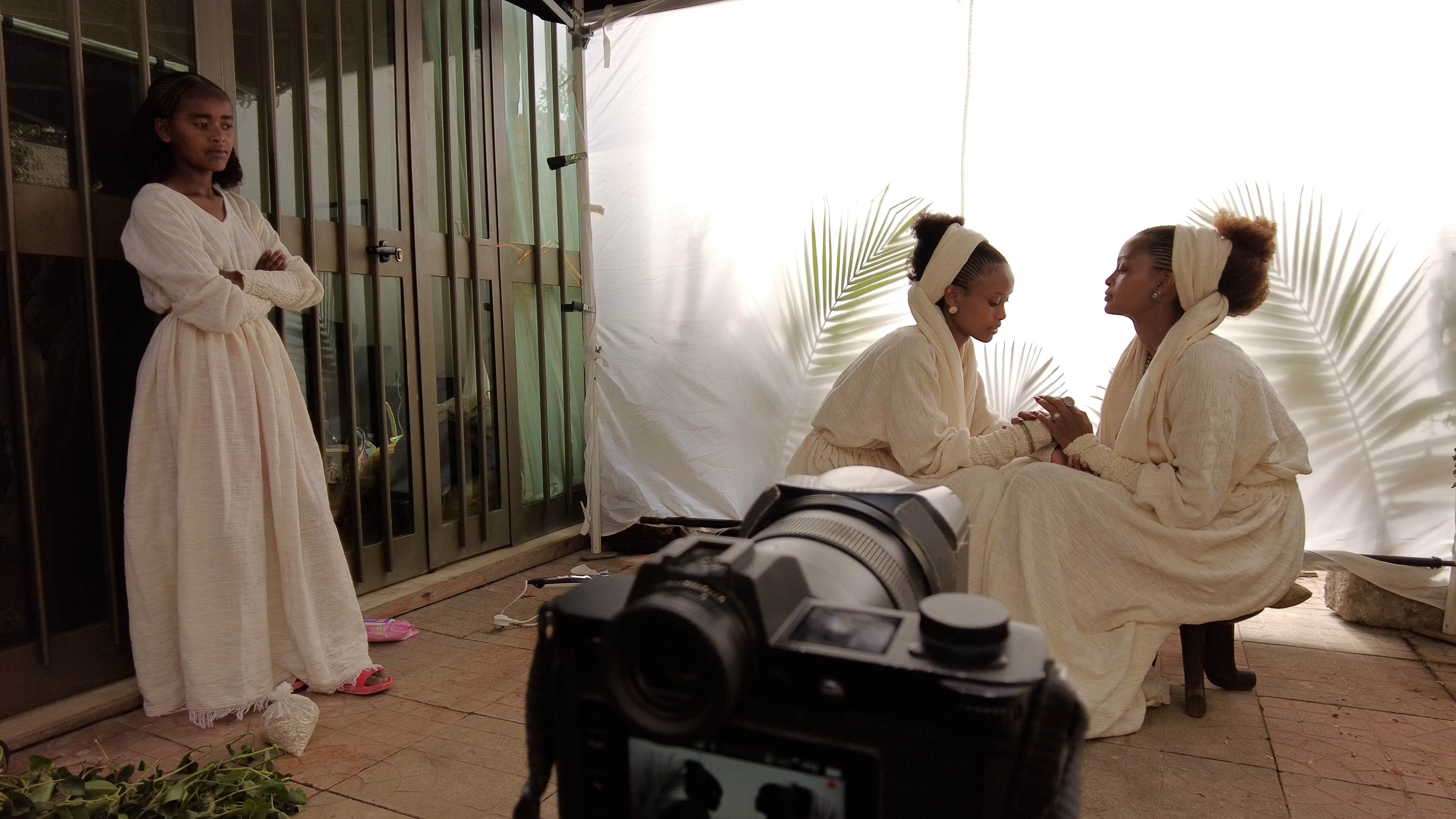 Behind the scenes &mdash; Sister Therapy.